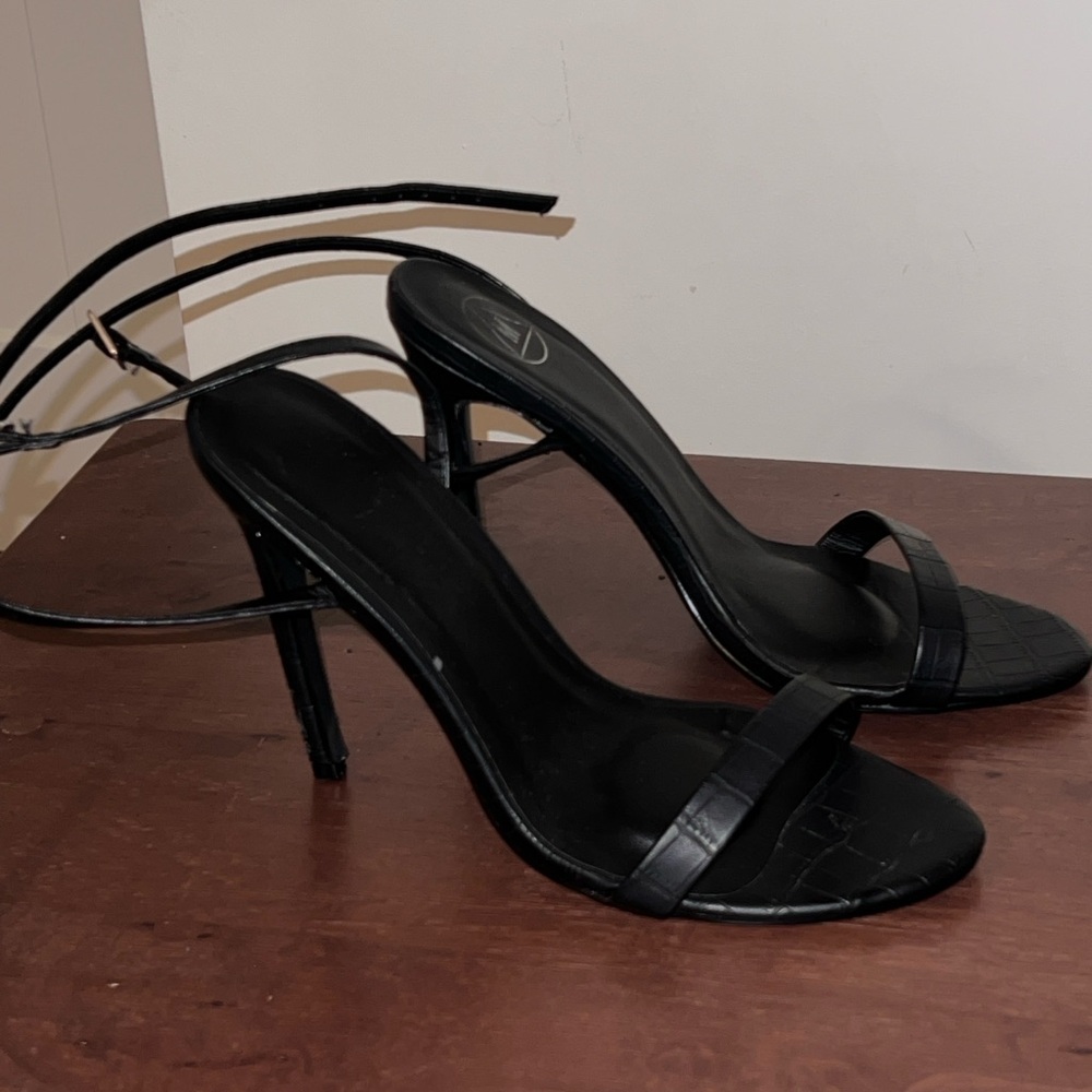 Elegant Black Strappy Heels